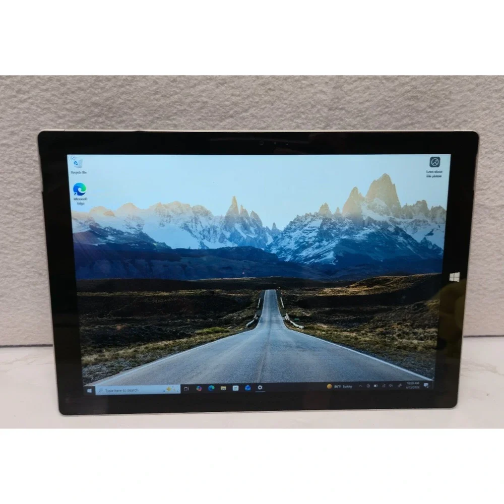 Microsoft Surface Pro 3 Pro 3 256GB SSD 8GB RAM, Wi-Fi 12 inch Tablet - Silver